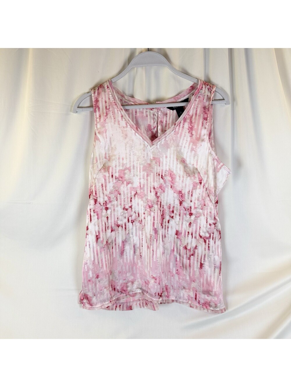 WHBM Pink Floral Cami Women's Medium V-Neck Career Shell Top M Capsule